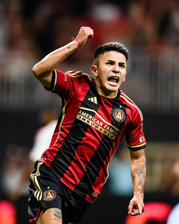 西班牙横扫阿根廷，蒂亚戈高光表现