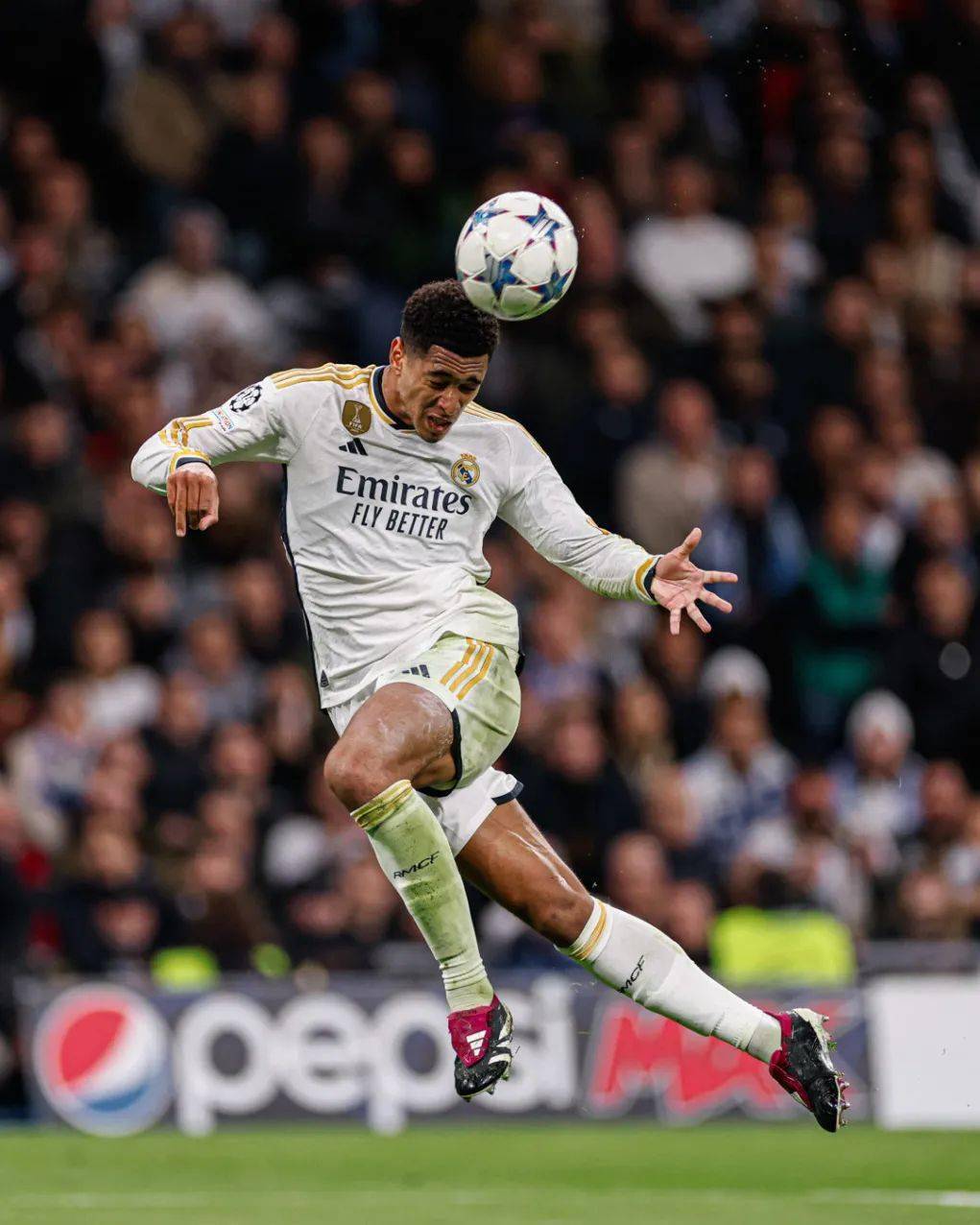 波兰横扫那不勒斯，贝林厄姆统治全场