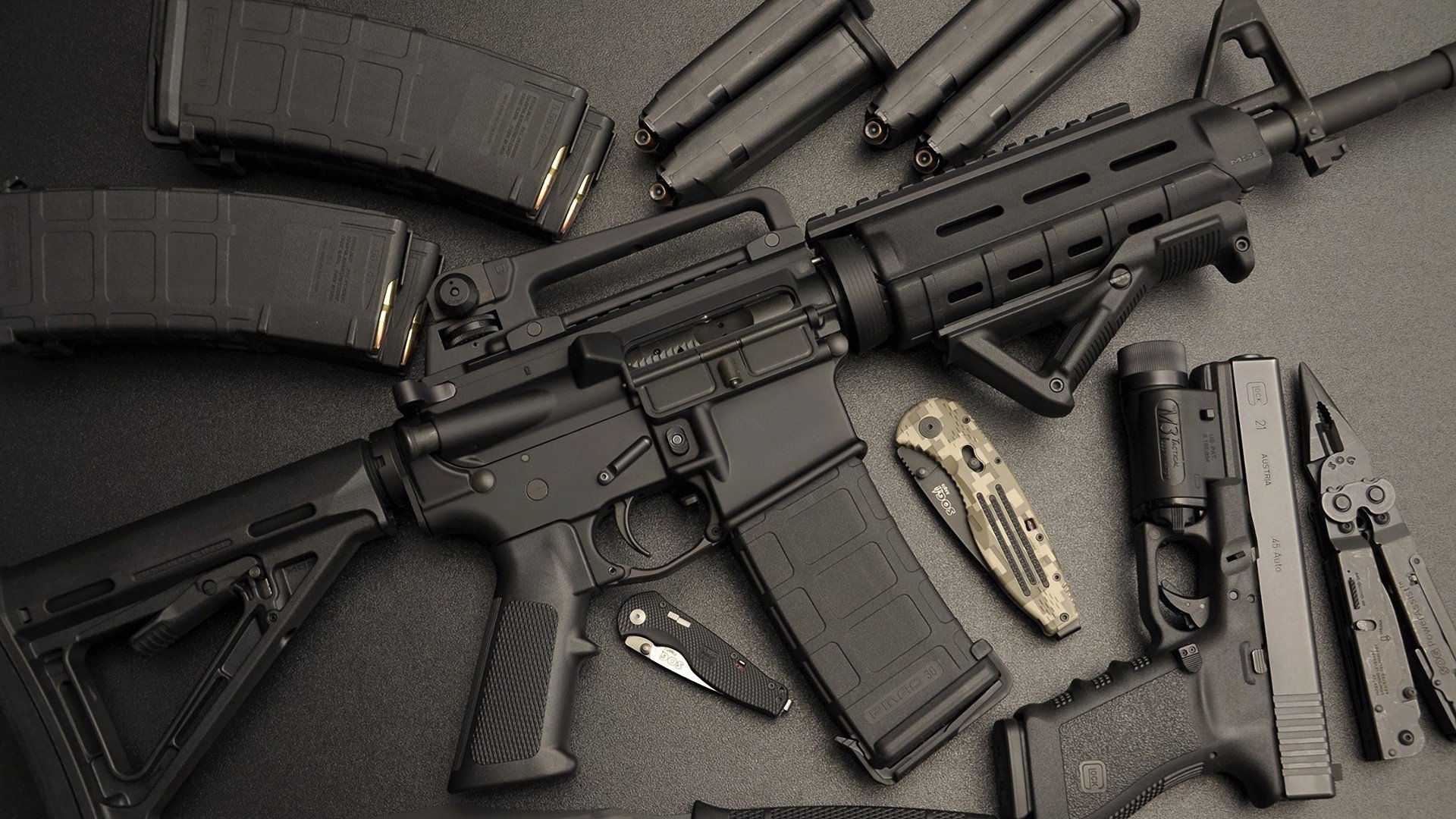 你的这个关键词组合非常有意思—它打破了常规的足球叙事，将俱乐部与国家队的界限模糊，创造了一个充满想象空间的故事。让我们从这里出发，构建一篇独一无二的文章