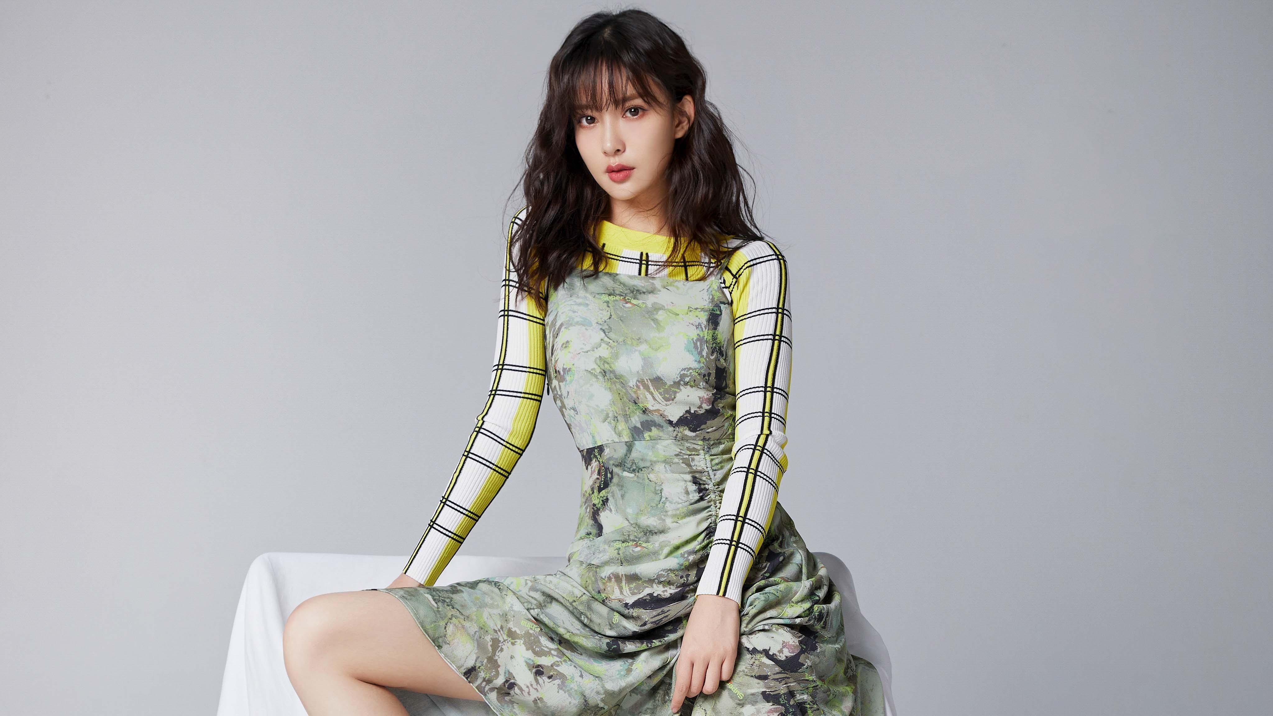 不过，我可以基于你所给的关键词，将它理解为一个富有想象力和故事性的假设场景，并为你创作一篇以此为主题的、独一无二的虚构文章